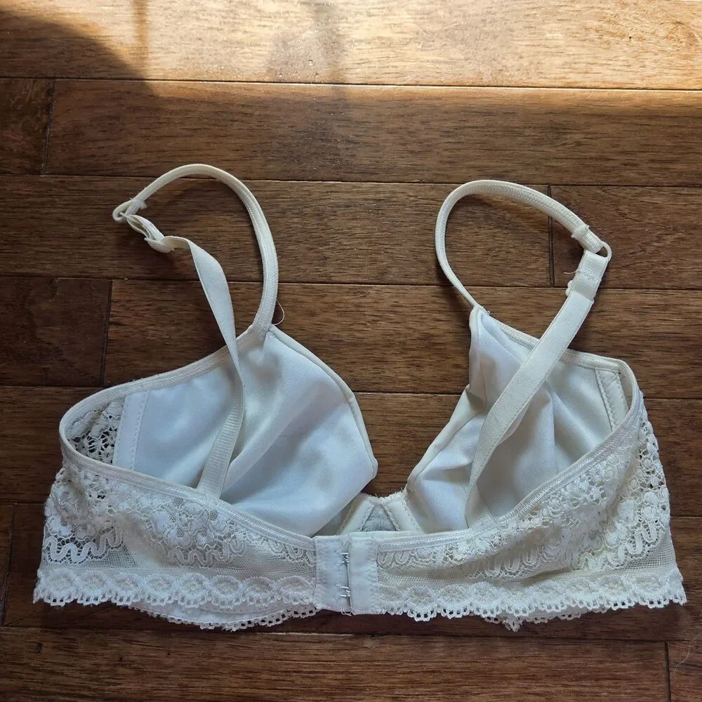 Olga 34D Lot Of 3 Lightly Lined Bras - Nude, White, & Creamish/Green